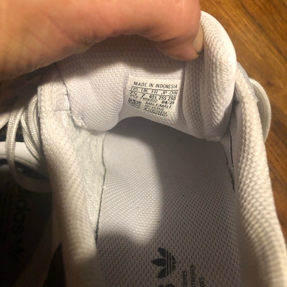 Mens Adidas Superstar White with Black stripe brand new never worn/ wrong size - Picture 2 of 6